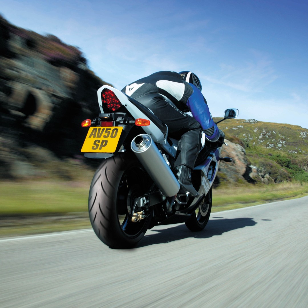 Tragfähigkeits- und Geschwindigkeits­index-Symbole